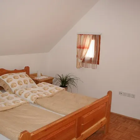 Farm Bukovje مزرعة للإقامة *